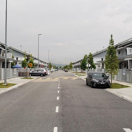 Sr Home-Stay @ Klia Kuala Lumpur Esterno foto