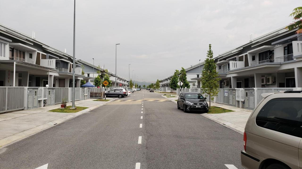 Sr Home-Stay @ Klia Kuala Lumpur Esterno foto