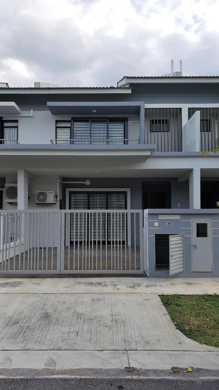 Sr Home-Stay @ Klia Kuala Lumpur Esterno foto